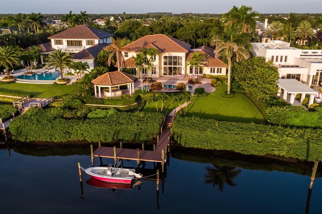 ADMIRALS COVE - Residential