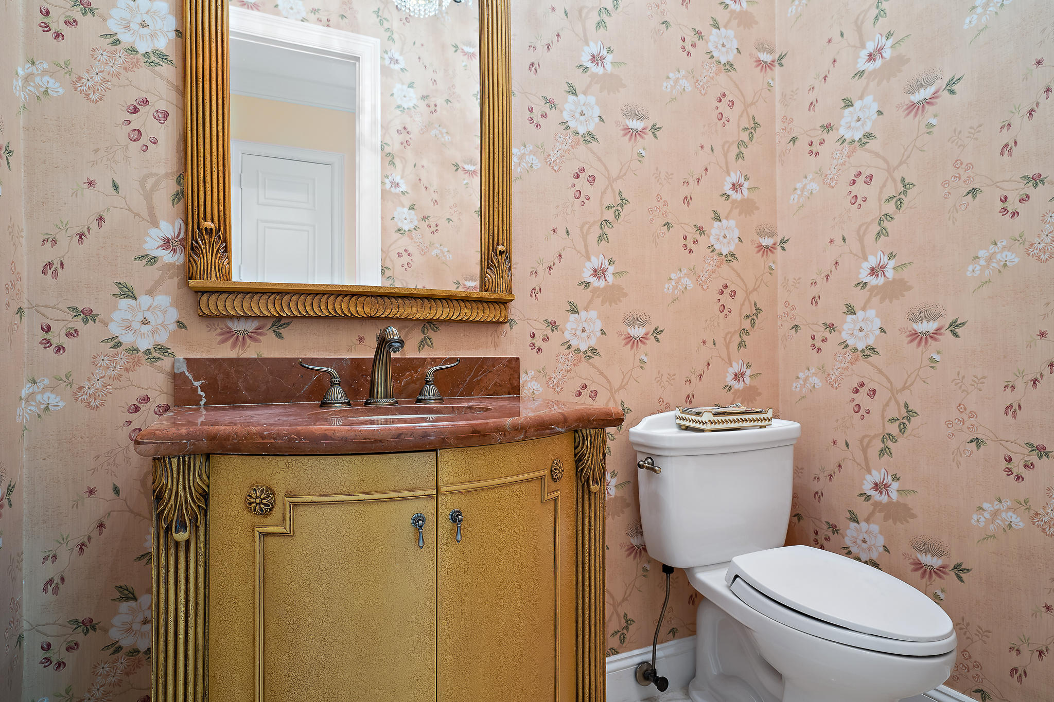 ADMIRALS COVE - Residential