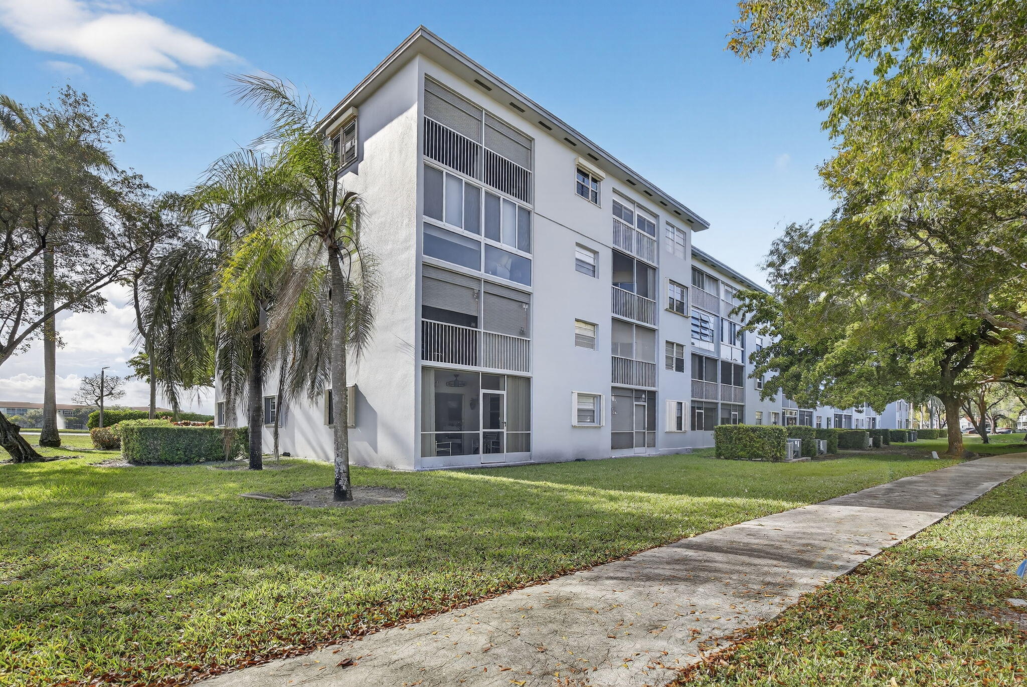 CAMBRIDGE AT CENTURY VILLAGE - Residential