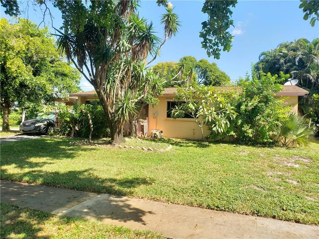 Photo of 3689 Everglades Rd, Palm Beach Gardens, FL 33410 (MLS # F10297688)