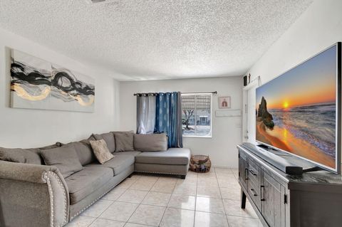 5799 S 37th Street Greenacres FL 33463