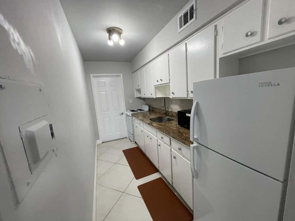 Photo of 1708 NE 20TH Avenue #3, Fort Lauderdale, FL 33305 (MLS # B26058020)