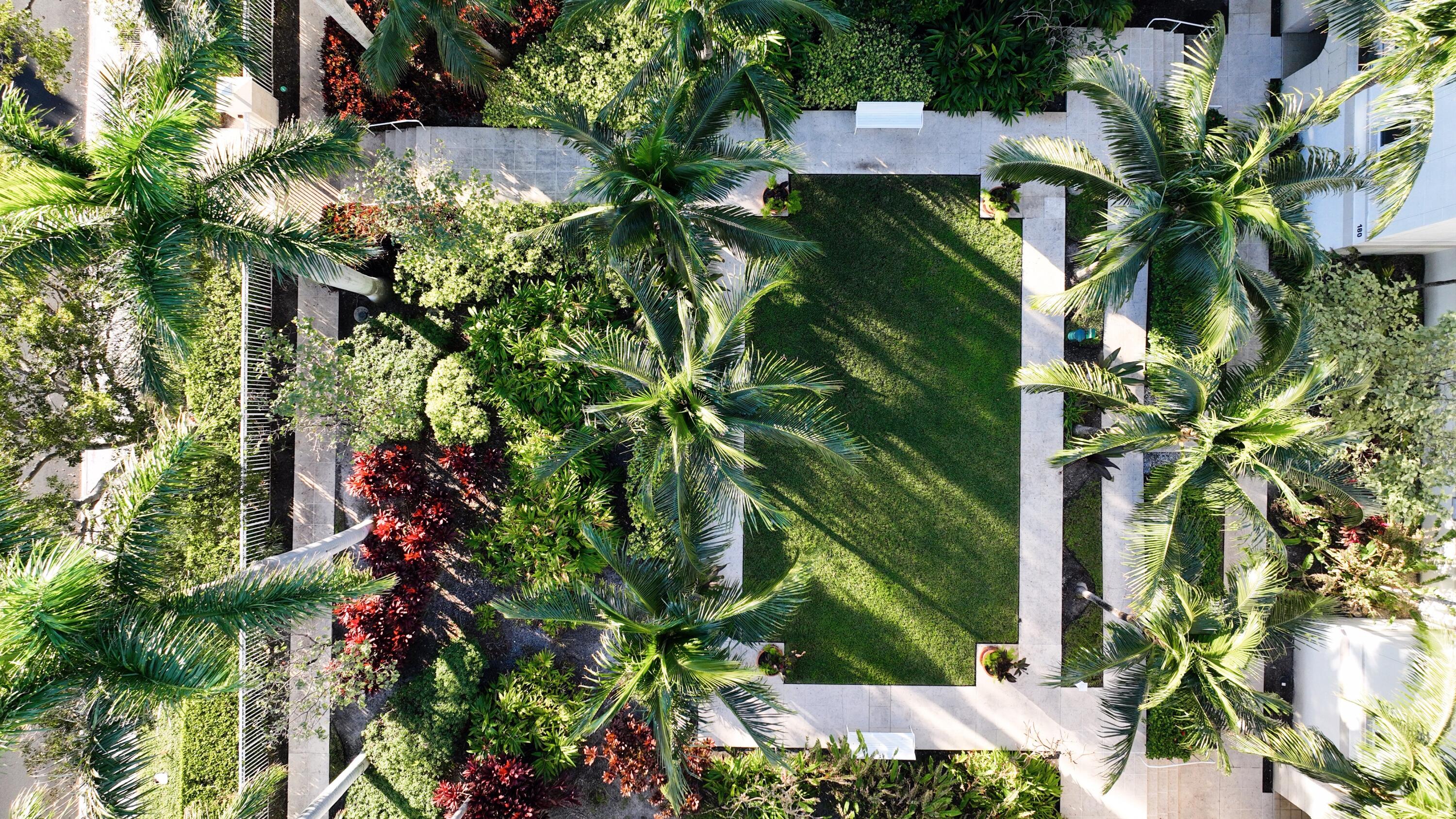 184 Lake Drive 4-202, Palm Beach Shores, FL, 33404/$999,999 3 184 Lake Drive 4-202