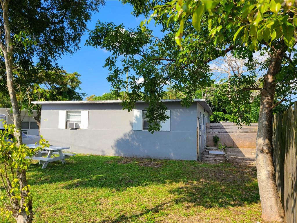 Lincoln Park First Add - Residential Lease