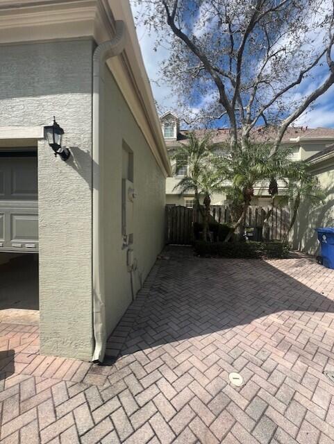 BOTANICA - Residential Lease