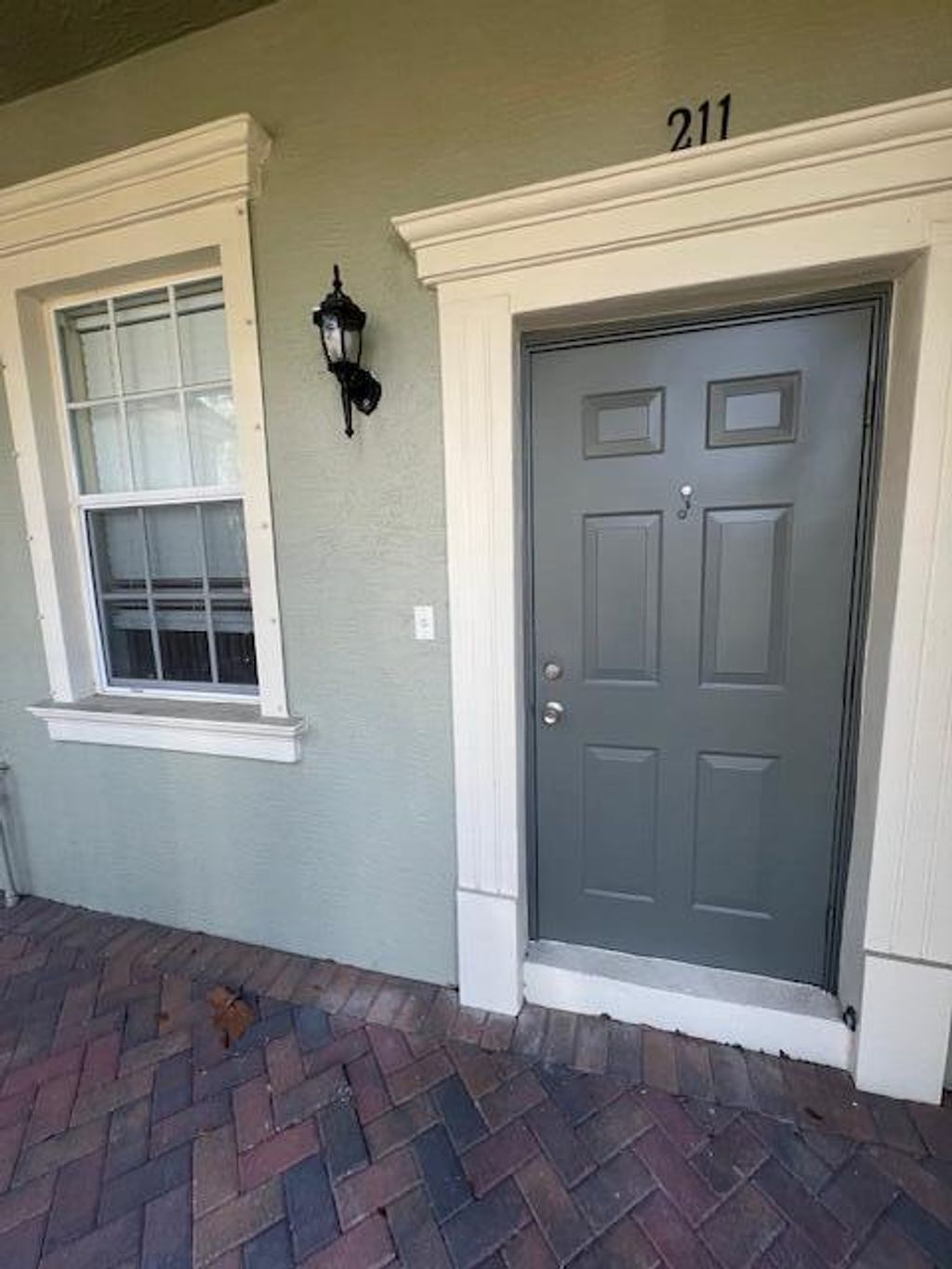 Photo of 211 E Thatch Palm Circle, Jupiter, FL 33458 (MLS # B26025361)