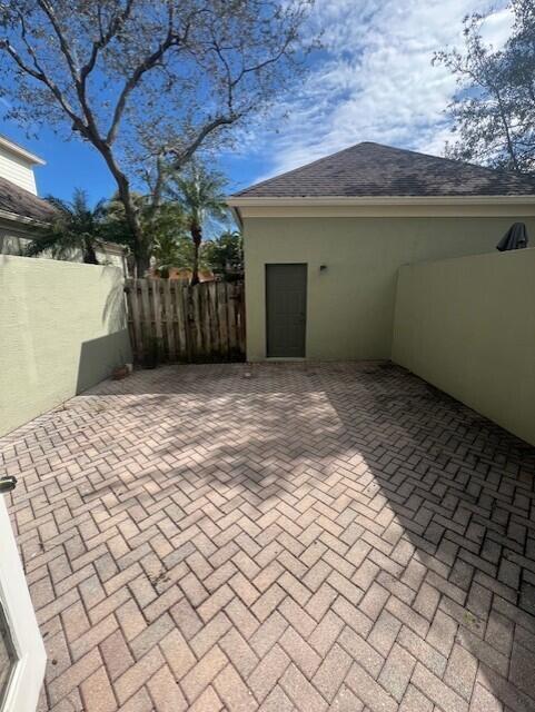 BOTANICA - Residential Lease