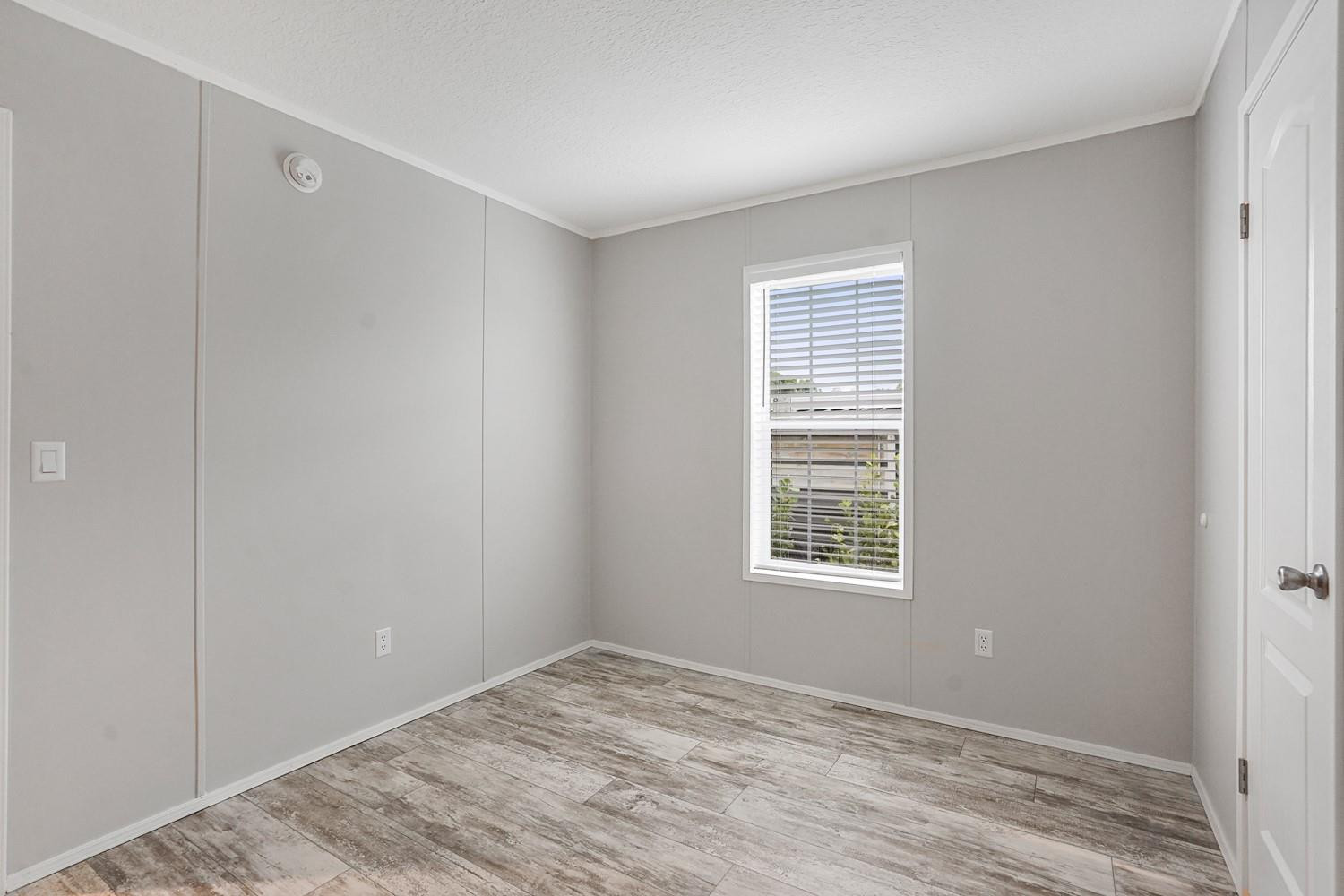 RAVENSWOOD ESTATES & MARI - Residential