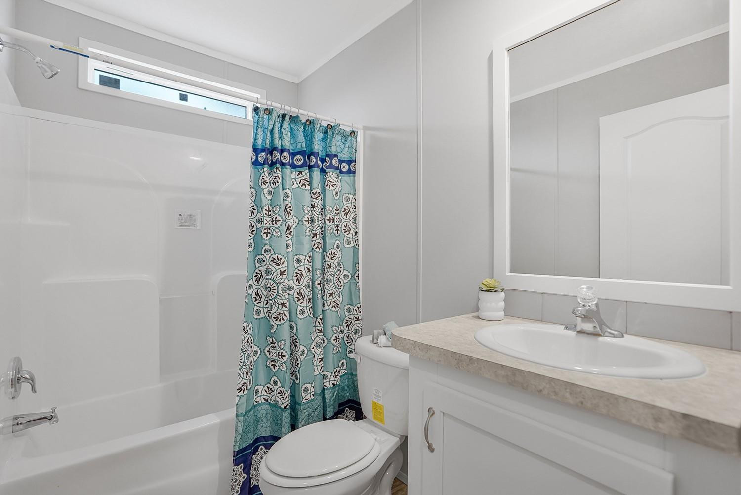 RAVENSWOOD ESTATES & MARI - Residential