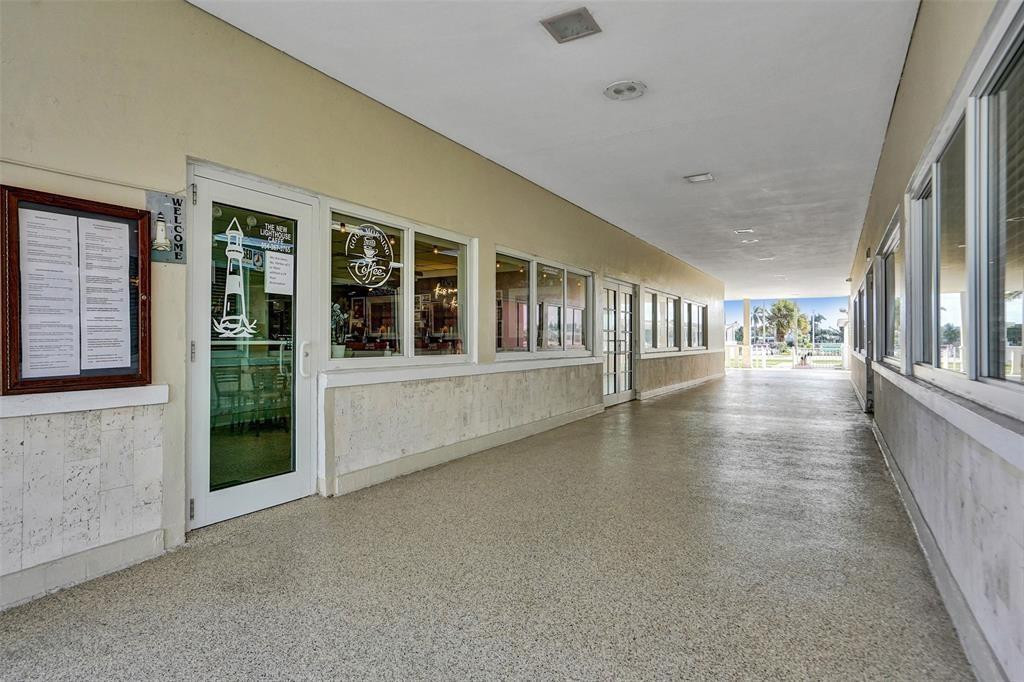 RAVENSWOOD ESTATES & MARI - Residential