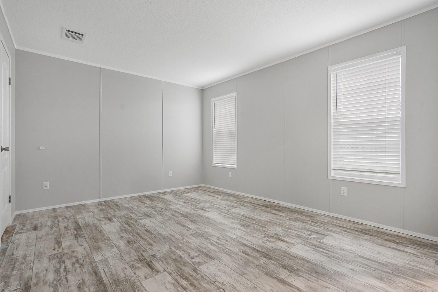 RAVENSWOOD ESTATES & MARI - Residential