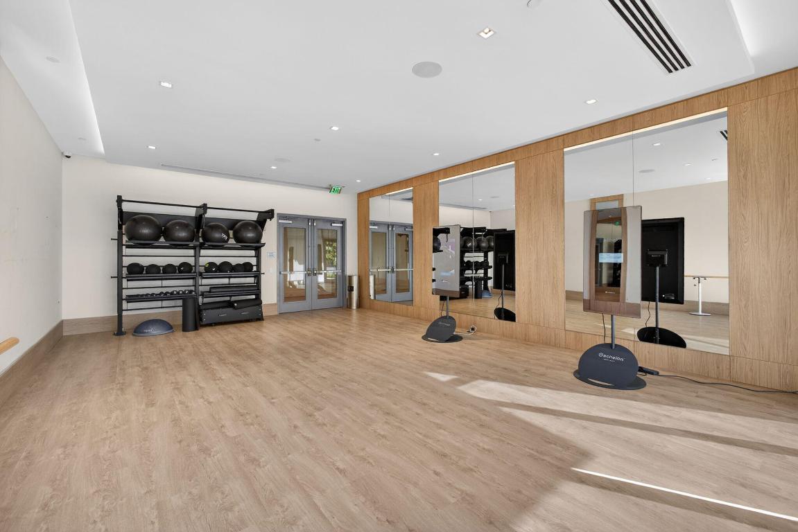 Nautilus 220 Condominium - Residential