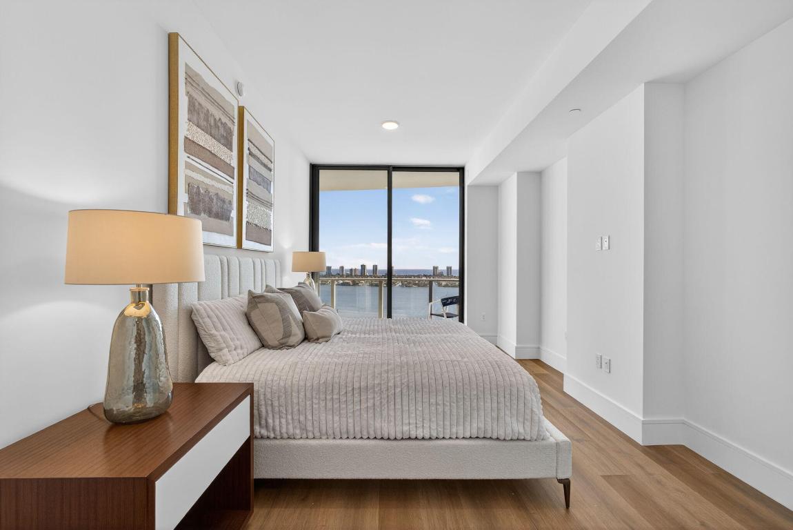 Nautilus 220 Condominium - Residential