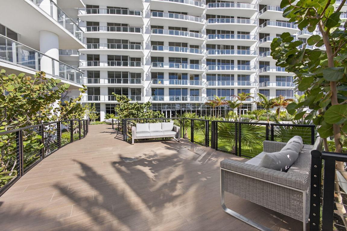 Nautilus 220 Condominium - Residential