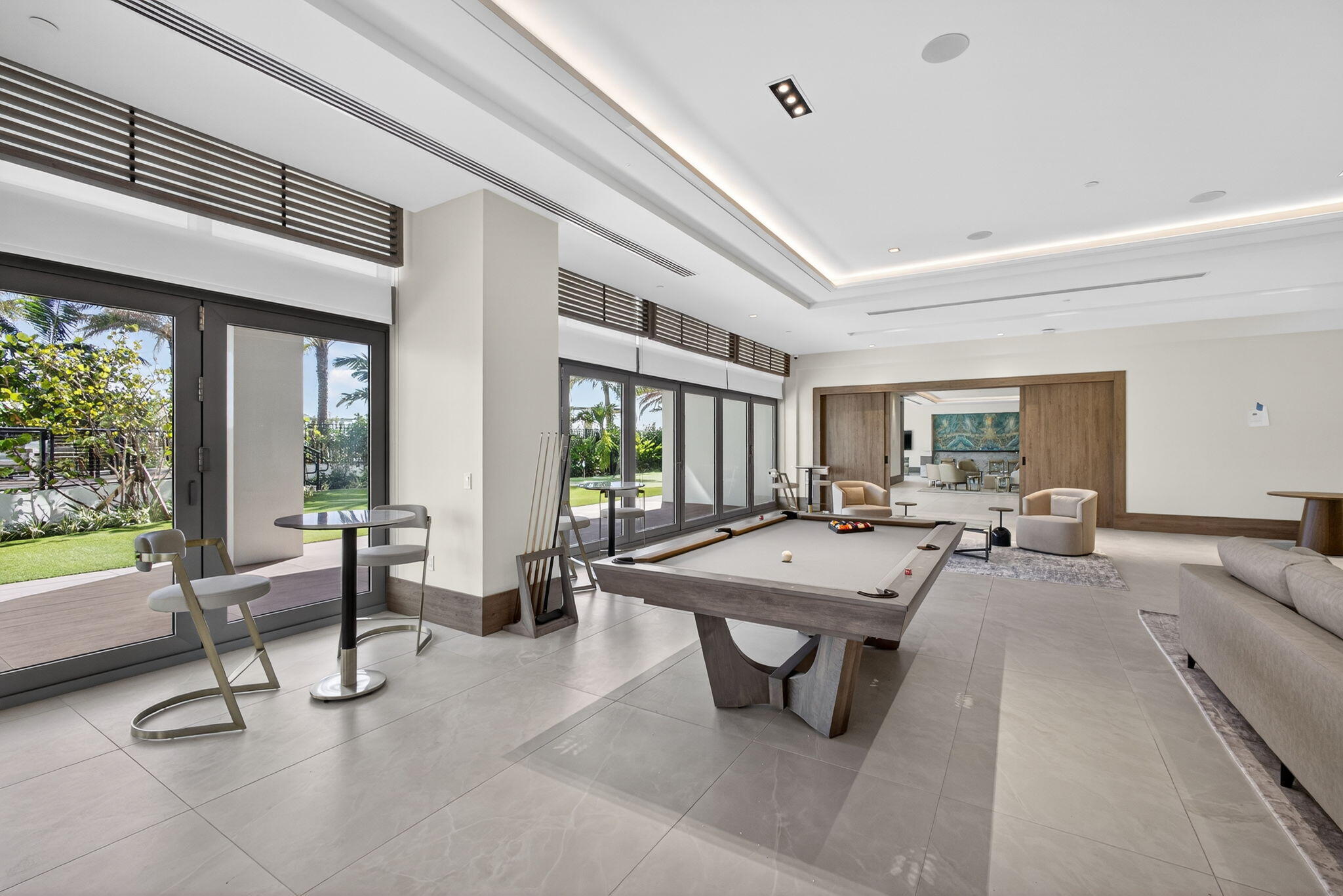 Nautilus 220 Condominium - Residential