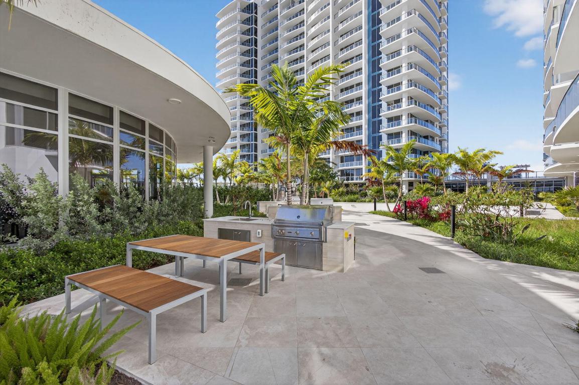 Nautilus 220 Condominium - Residential