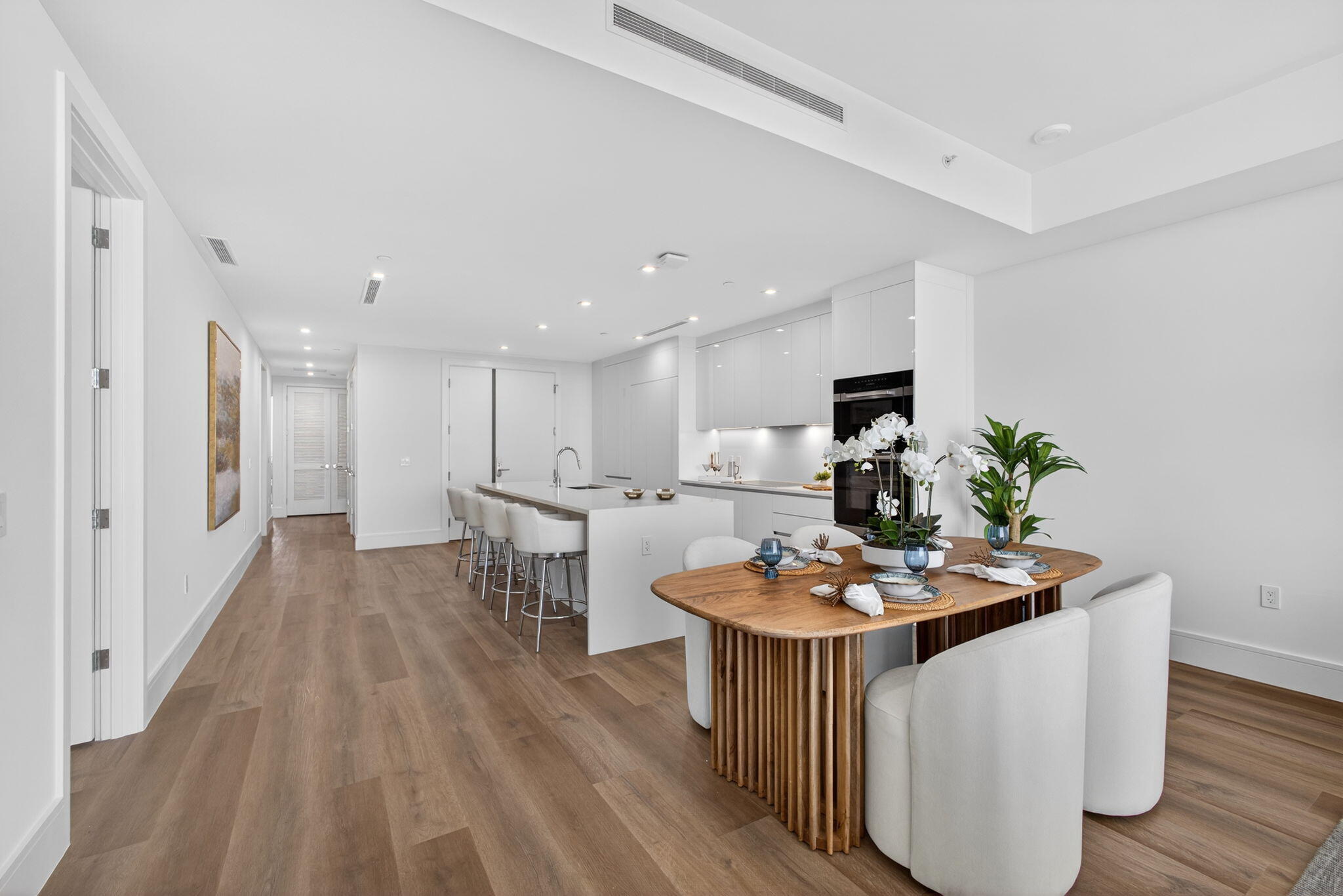 Nautilus 220 Condominium - Residential