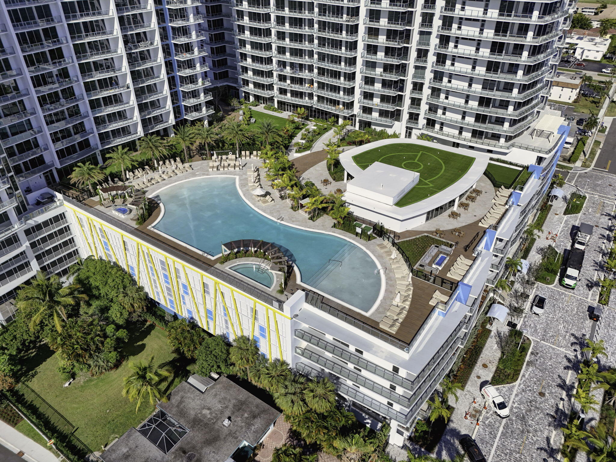 Nautilus 220 Condominium - Residential