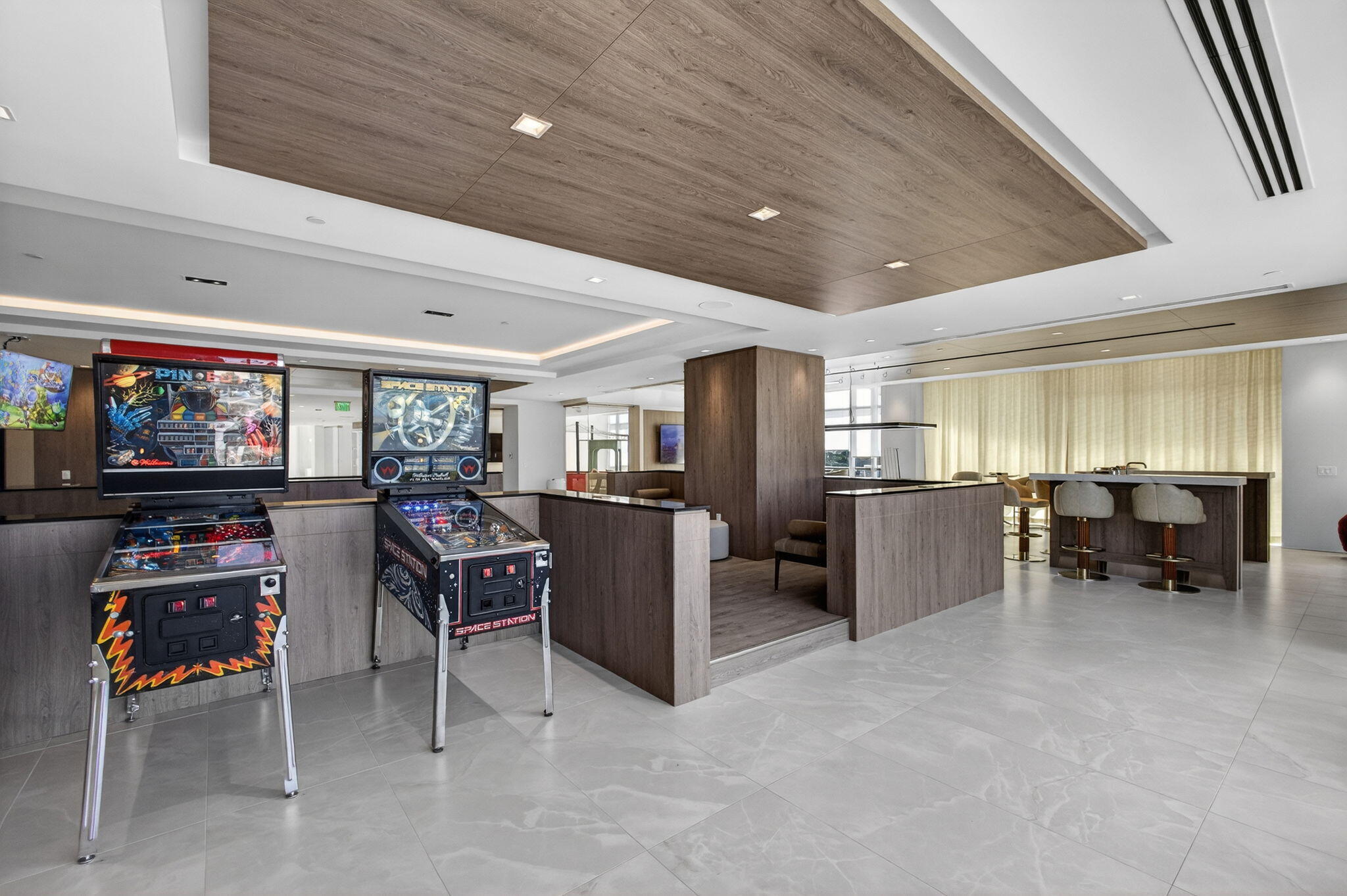 Nautilus 220 Condominium - Residential