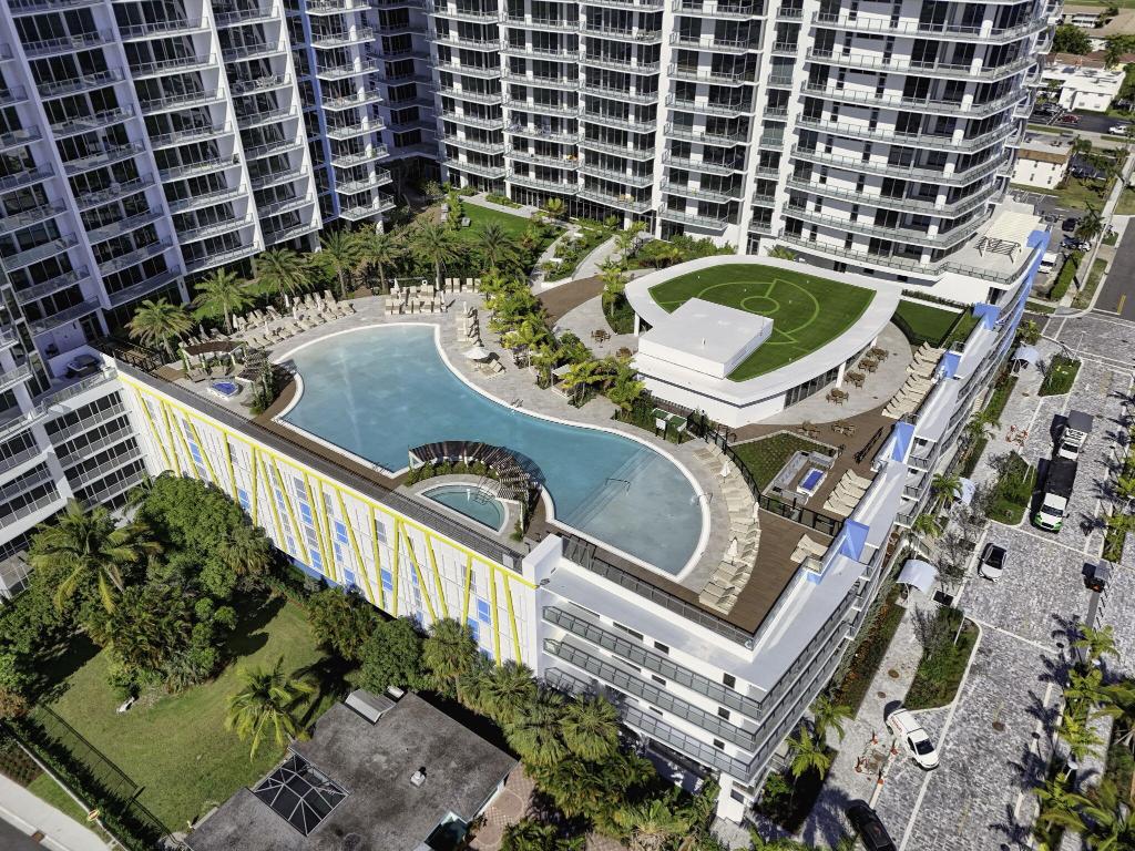 Nautilus 220 Condominium - Residential