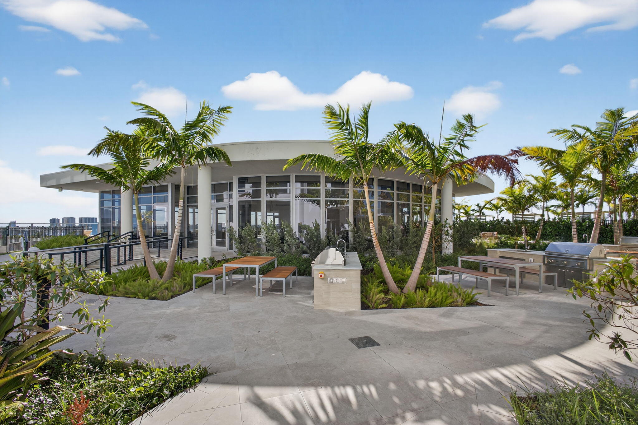 Nautilus 220 Condominium - Residential