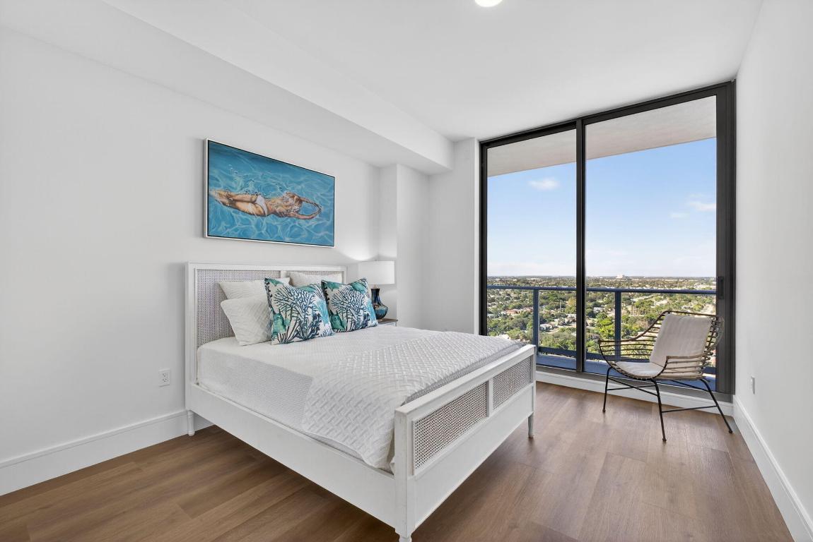 Nautilus 220 Condominium - Residential