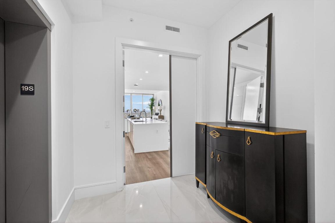 Nautilus 220 Condominium - Residential