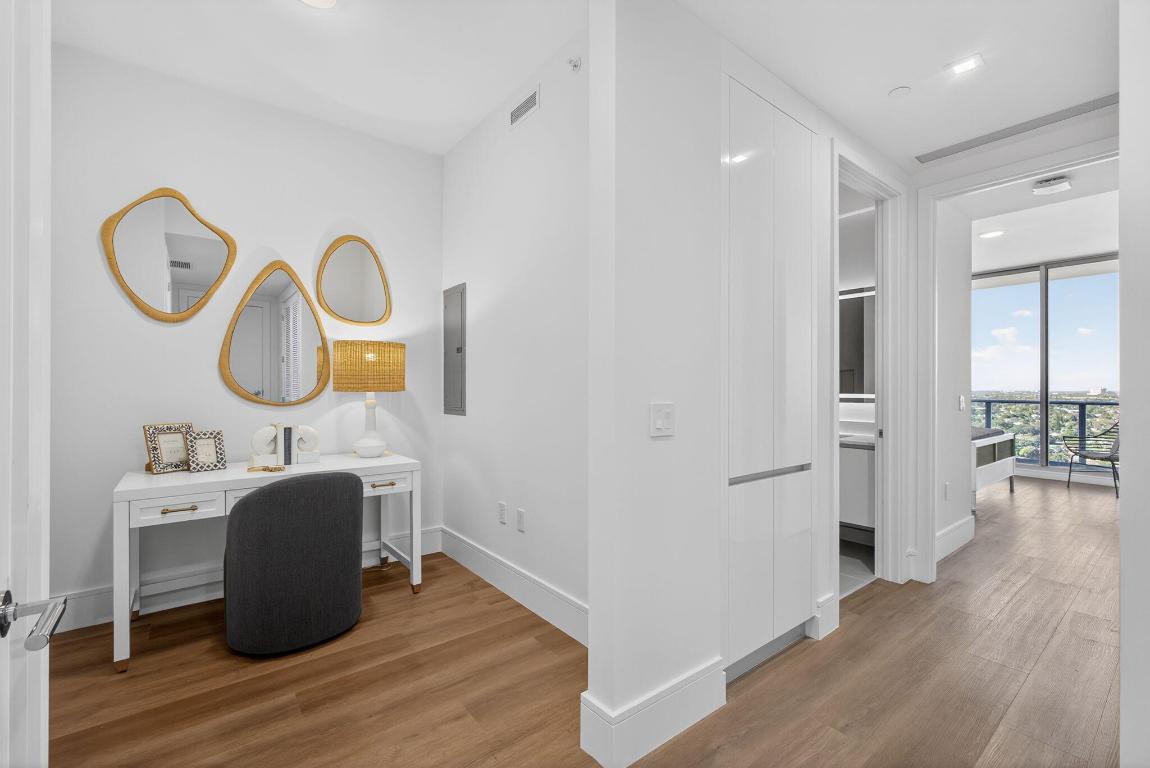 Nautilus 220 Condominium - Residential