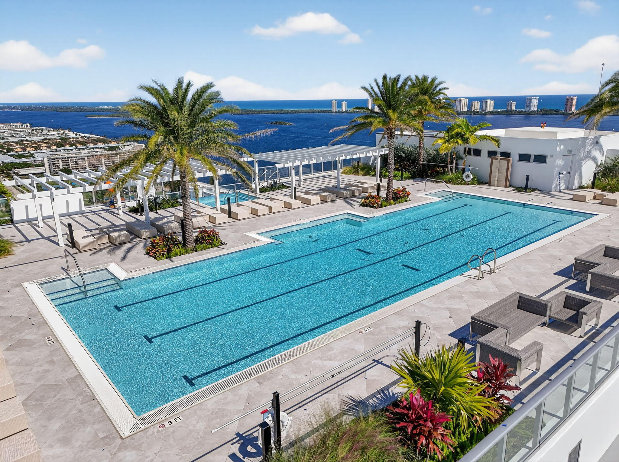 Nautilus 220 Condominium - Residential