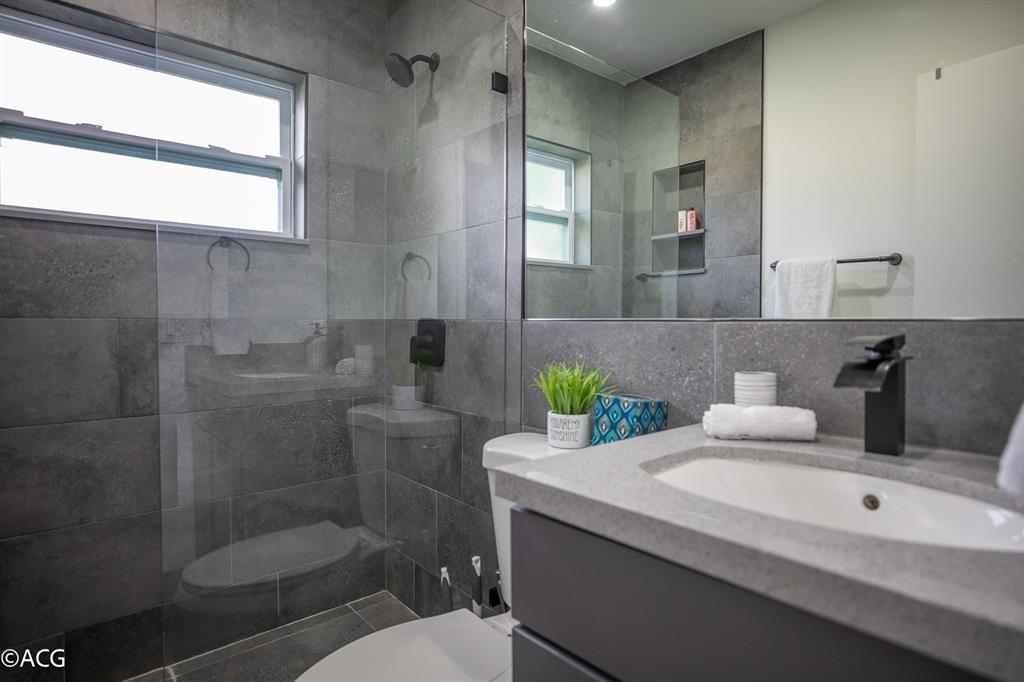 Placido Place 11-43 B - Residential Lease