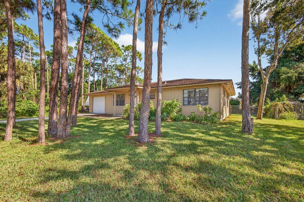 Photo of 6012 Hickory Drive, Fort Pierce, FL 34982 (MLS # R11142252)