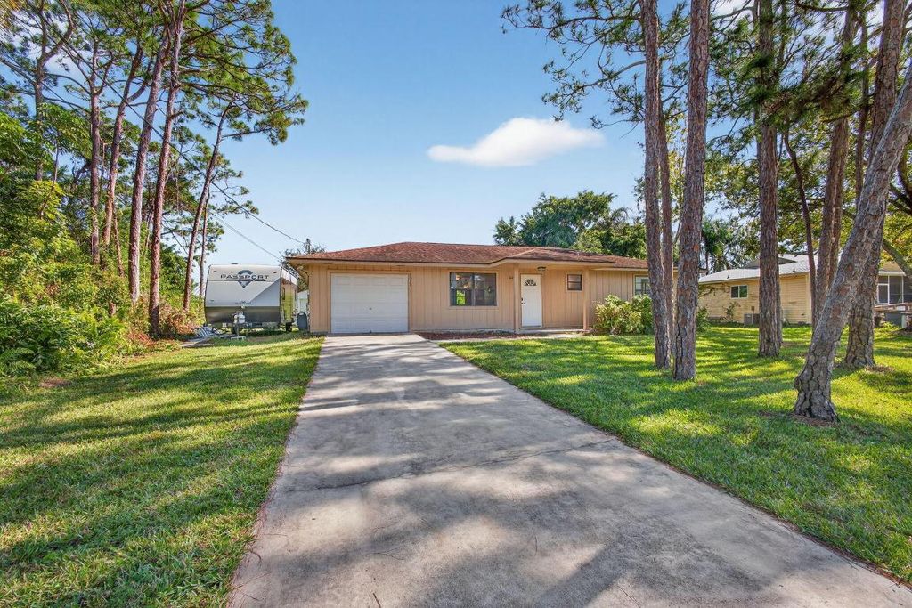 Photo of 6012 Hickory Drive, Fort Pierce, FL 34982 (MLS # R11142252)