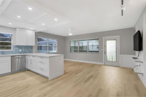 Tiny photo for 40 Prescott B #40, Deerfield Beach, FL 33442 (MLS # B26006507)