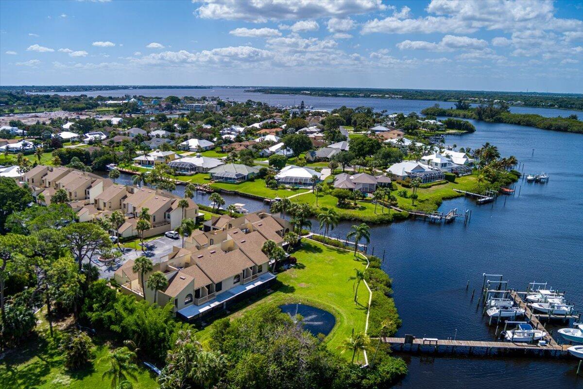 TARPON BAY MOORINGS - Residential