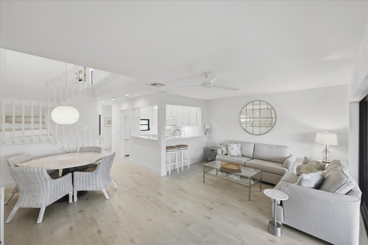 TARPON BAY MOORINGS - Residential