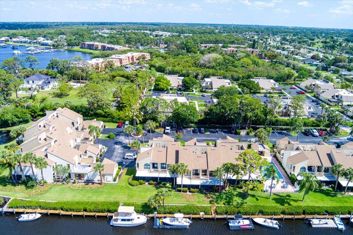 TARPON BAY MOORINGS - Residential