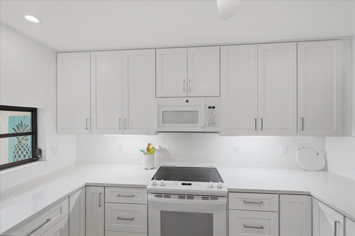 TARPON BAY MOORINGS - Residential