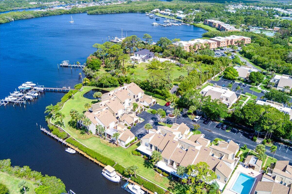TARPON BAY MOORINGS - Residential
