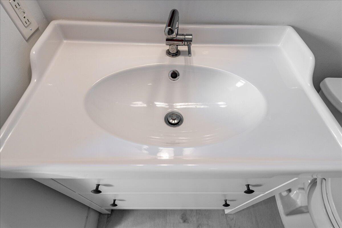 TARPON BAY MOORINGS - Residential