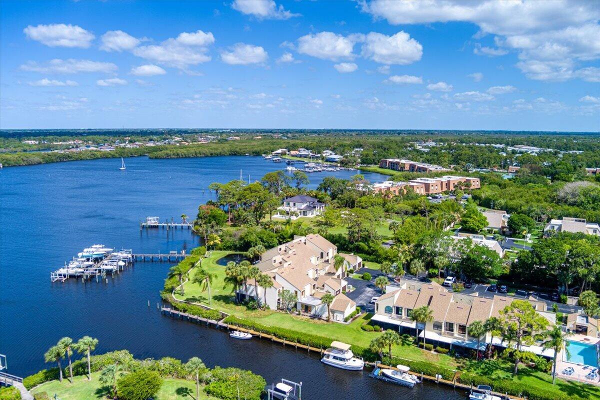 TARPON BAY MOORINGS - Residential