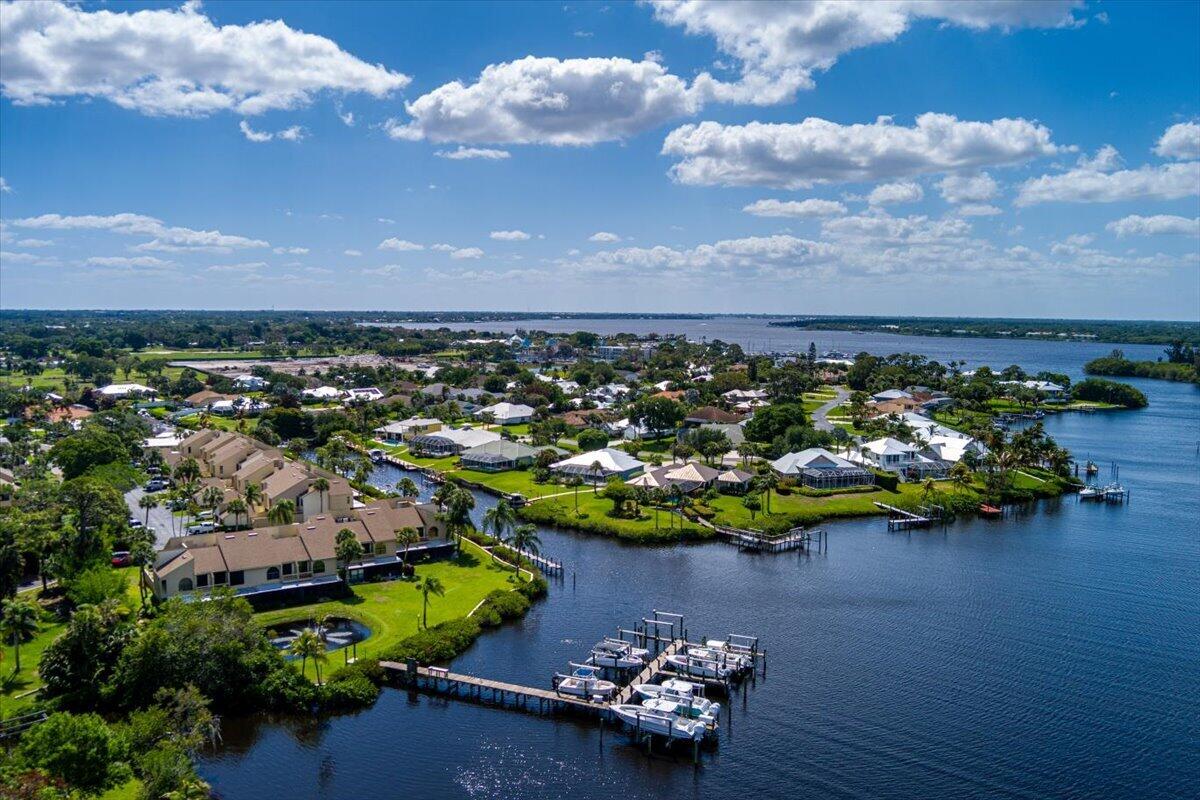 TARPON BAY MOORINGS - Residential