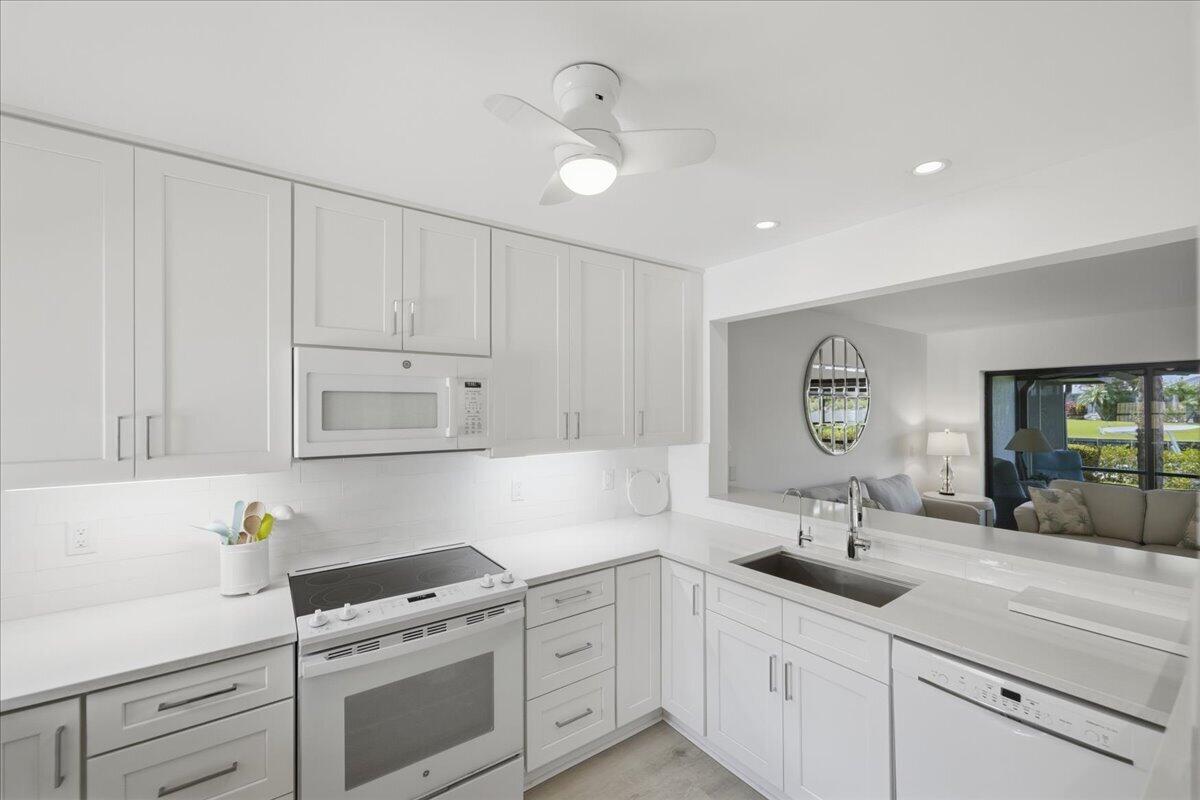 TARPON BAY MOORINGS - Residential