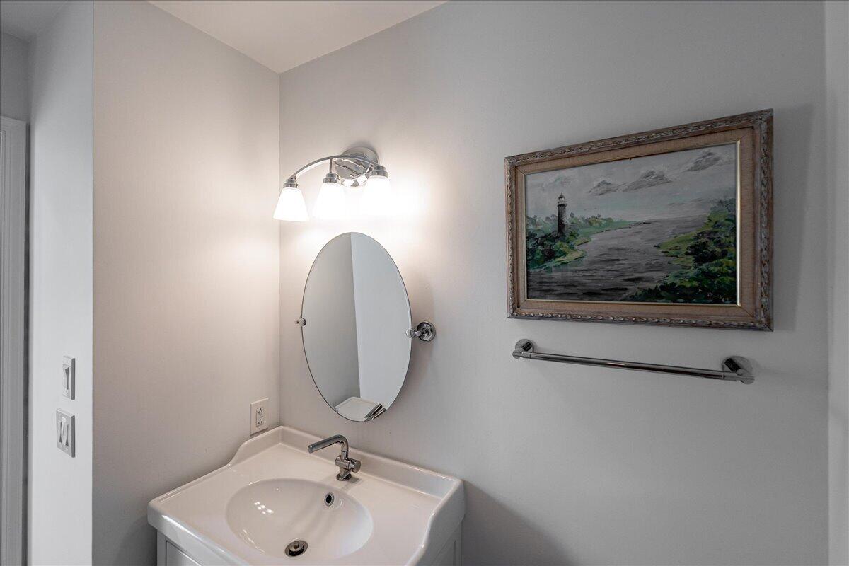 TARPON BAY MOORINGS - Residential