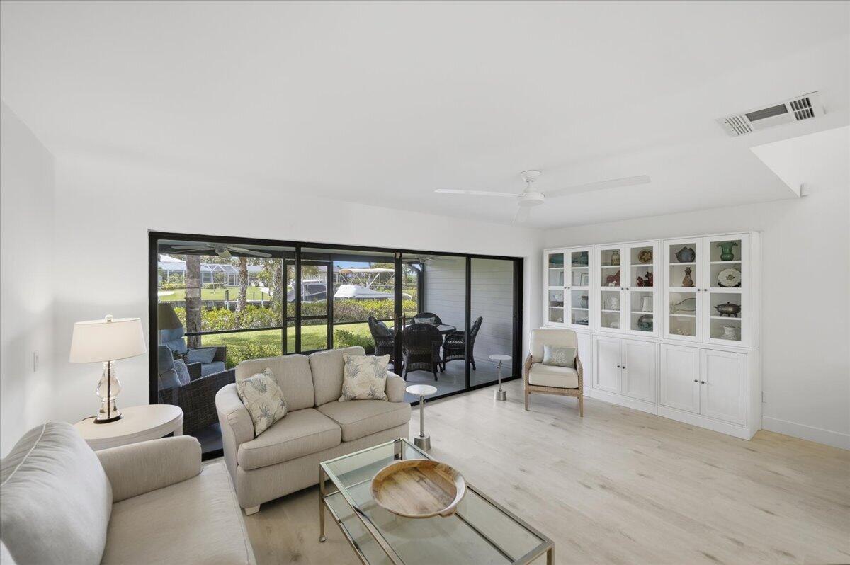 TARPON BAY MOORINGS - Residential