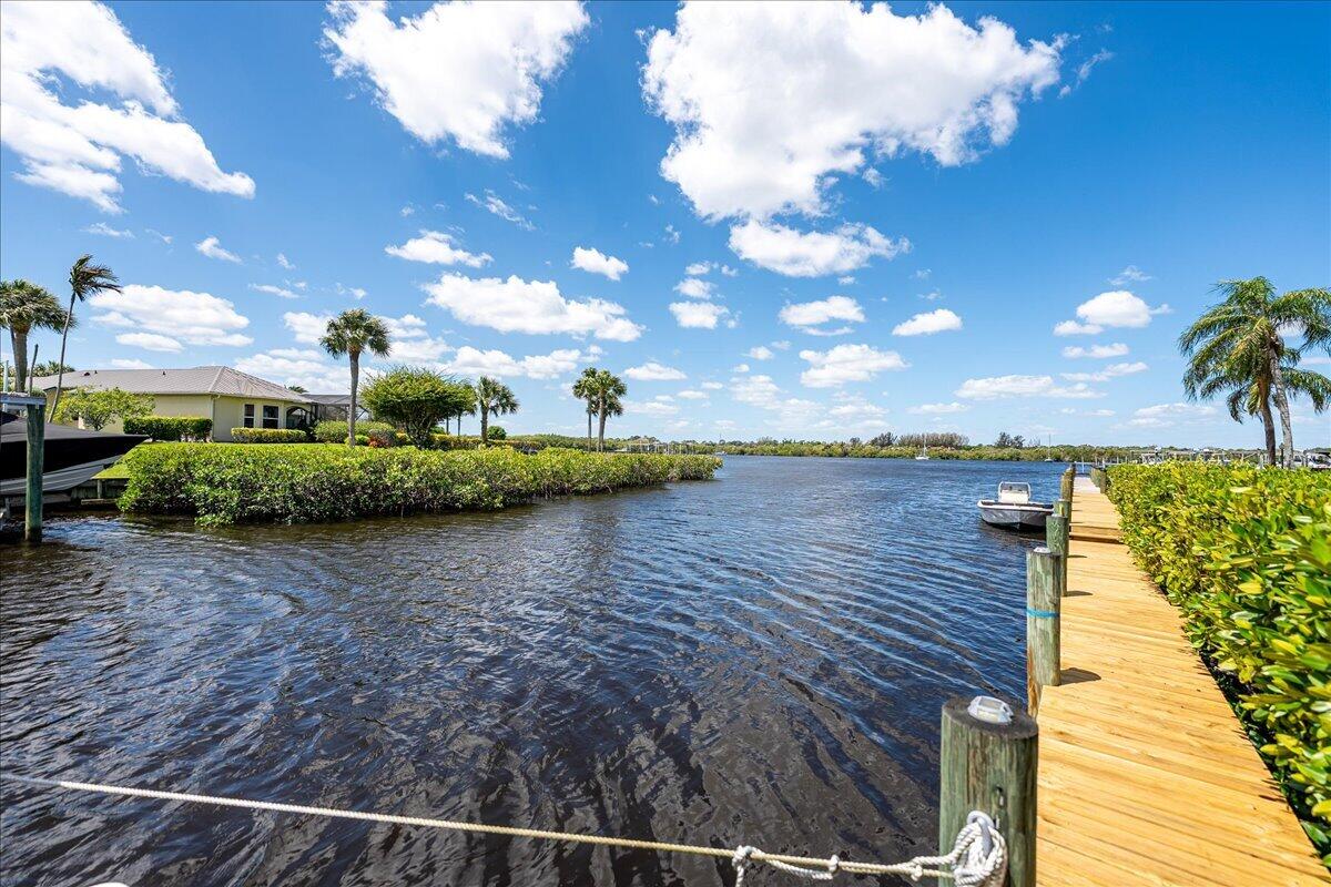 TARPON BAY MOORINGS - Residential