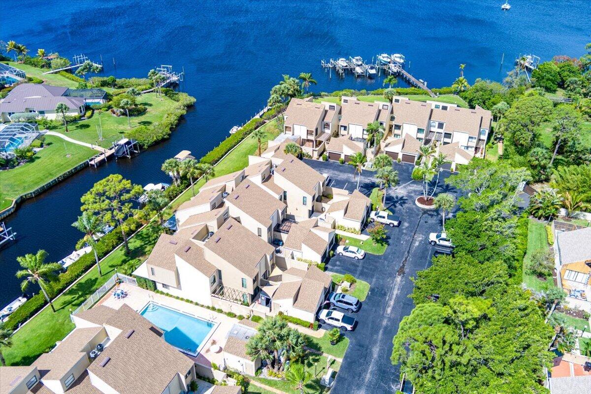 TARPON BAY MOORINGS - Residential