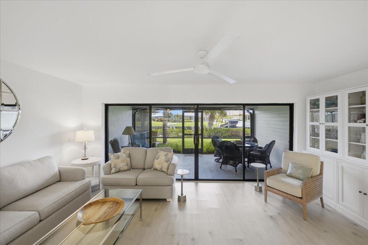 TARPON BAY MOORINGS - Residential