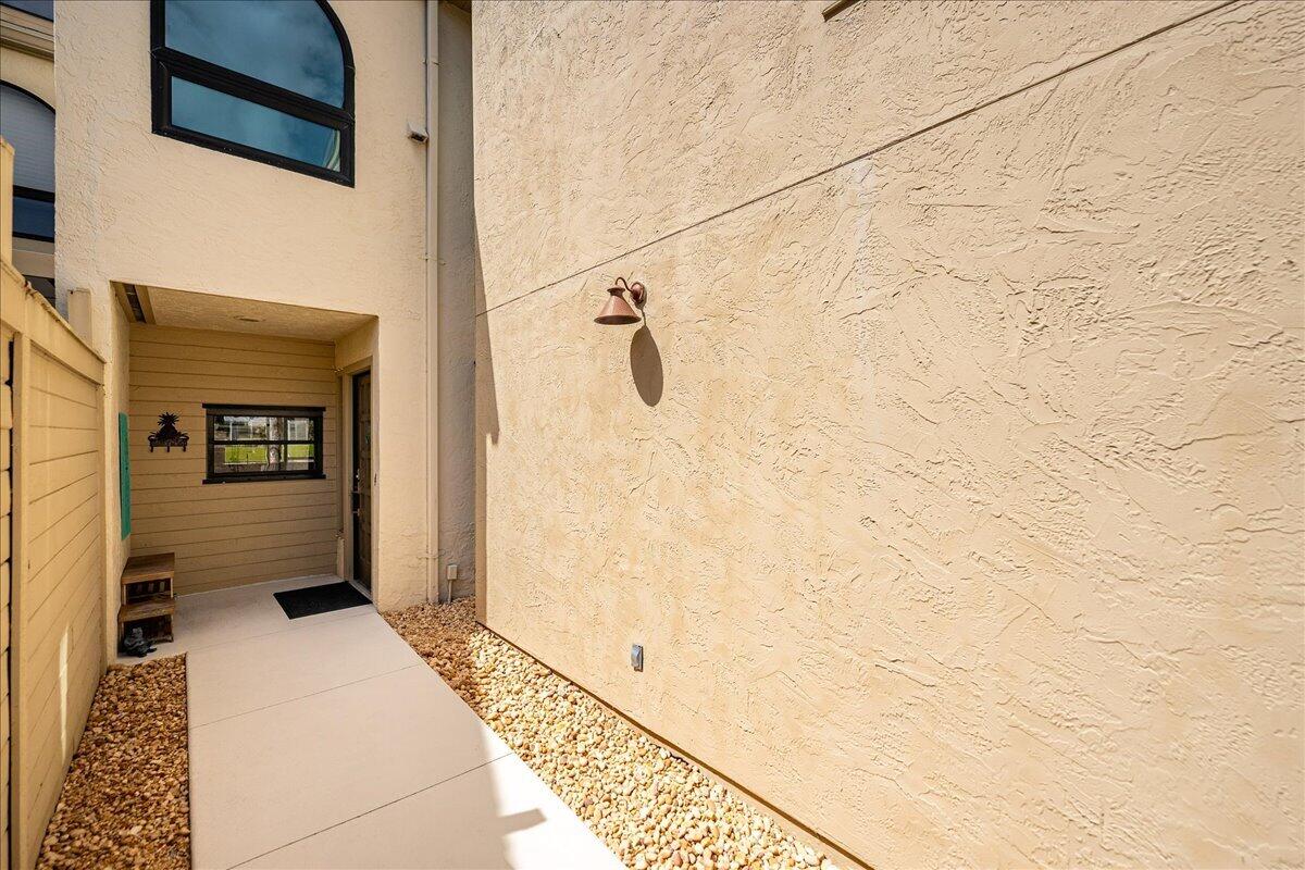 TARPON BAY MOORINGS - Residential