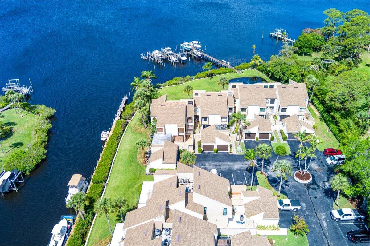 TARPON BAY MOORINGS - Residential