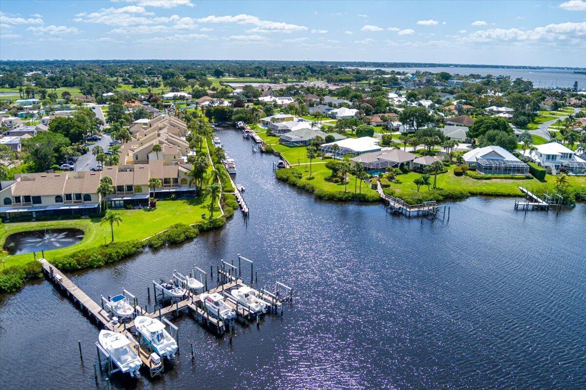 TARPON BAY MOORINGS - Residential